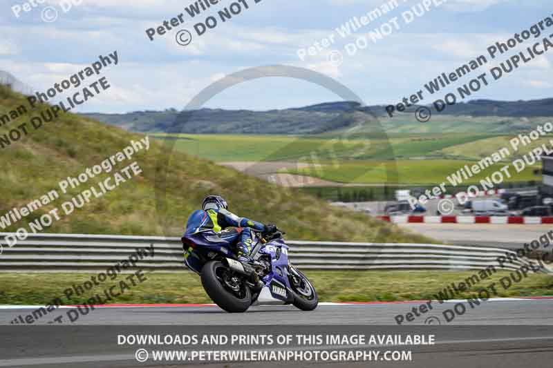 cadwell no limits trackday;cadwell park;cadwell park photographs;cadwell trackday photographs;enduro digital images;event digital images;eventdigitalimages;navarra;no limits trackdays;peter wileman photography;racing digital images;trackday digital images;trackday photos